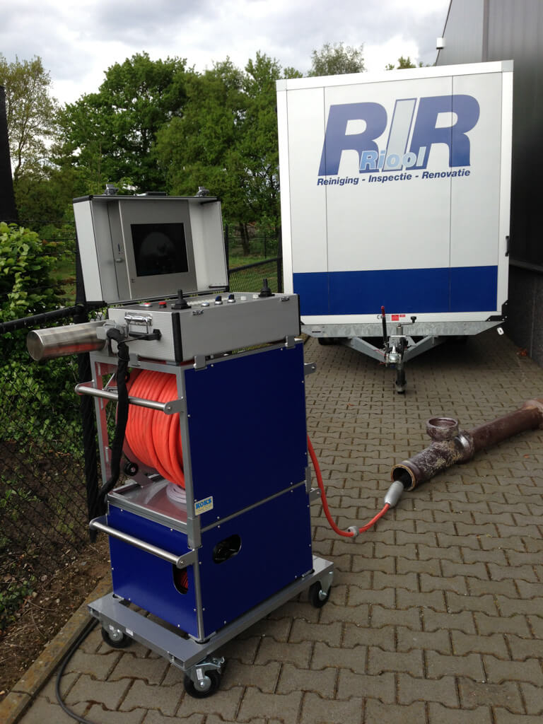 Relining robot apparatuur opstelling - RIR Leidingtechniek B.V. riool-rir-riooltechniek-kous-reliningrobot-frees-relining